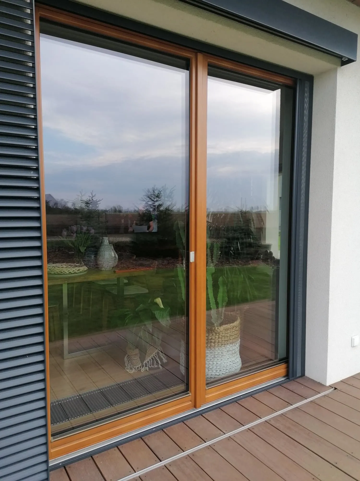 Żaluzje drewniane i aluminiowe